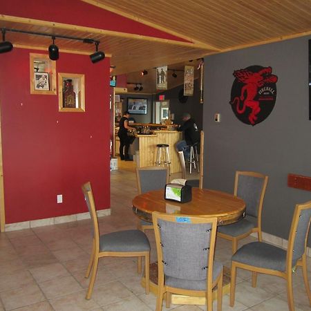 Alcan Motor Inn Haines Junction Eksteriør bilde