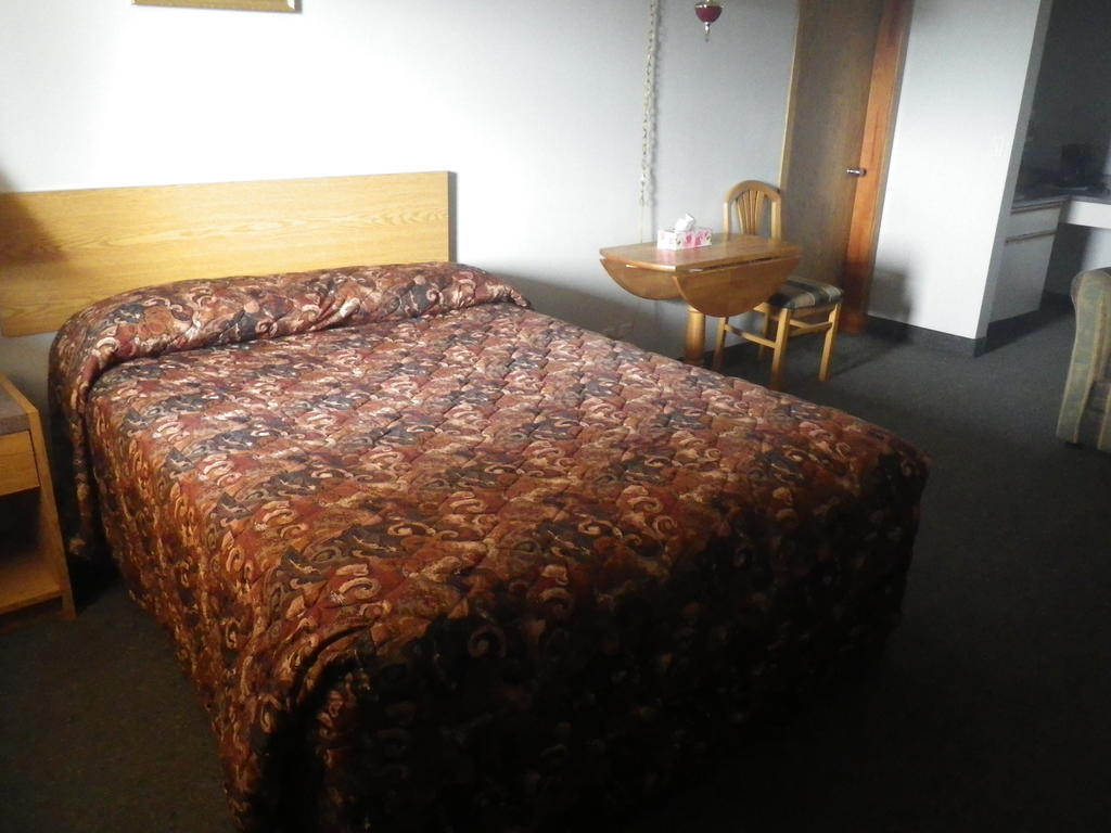 Alcan Motor Inn Haines Junction Rom bilde
