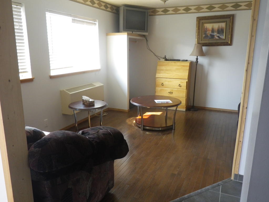 Alcan Motor Inn Haines Junction Rom bilde