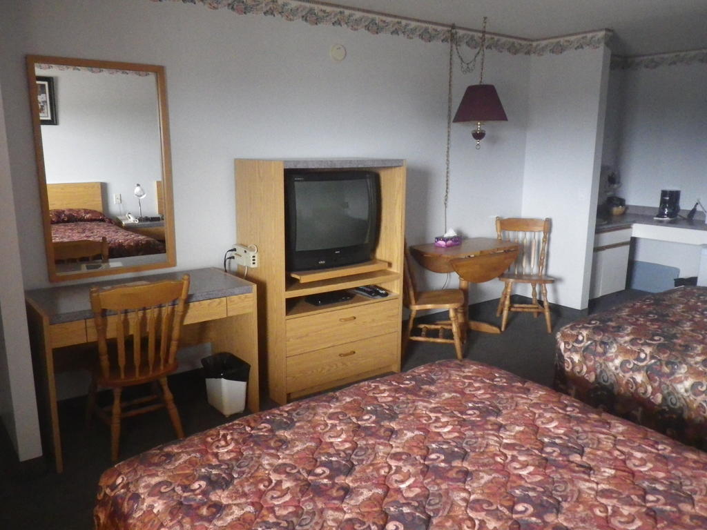 Alcan Motor Inn Haines Junction Rom bilde