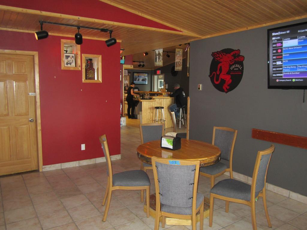 Alcan Motor Inn Haines Junction Eksteriør bilde