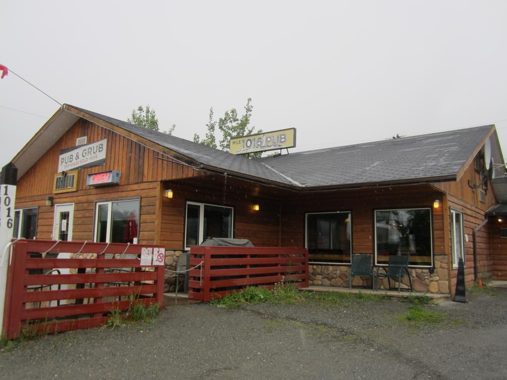 Alcan Motor Inn Haines Junction Eksteriør bilde